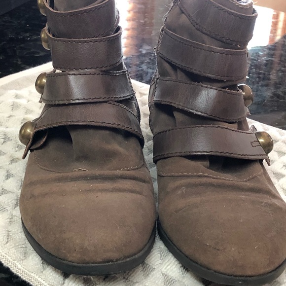 Madden Girl suede boots - Size 7 - Picture 2 of 4